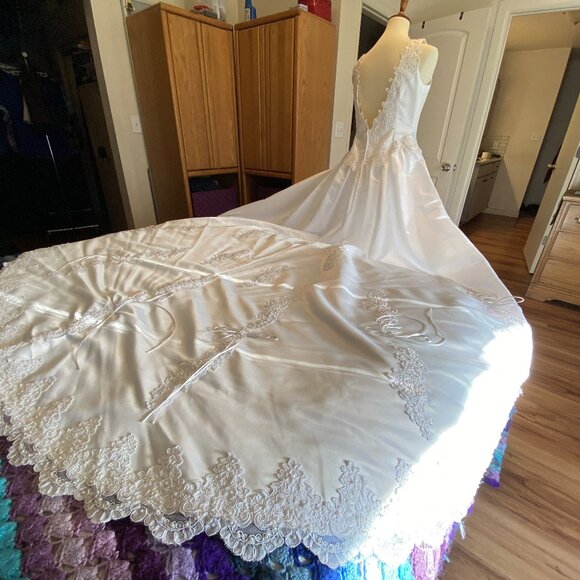 8) Wedding Gown: White Princess - Picture 1 of 10